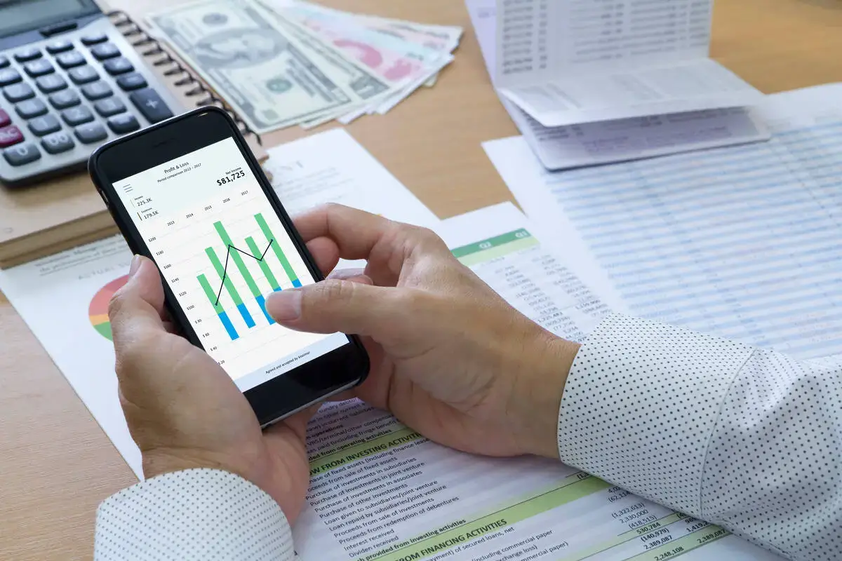 How Much Should An Entrepreneur Set Aside For Taxes?